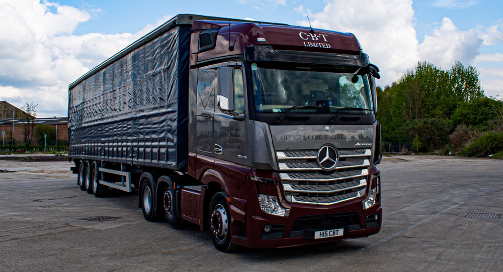 commercial-office-removal-truck-in-operation commercial-office-removal-truck-in-operation